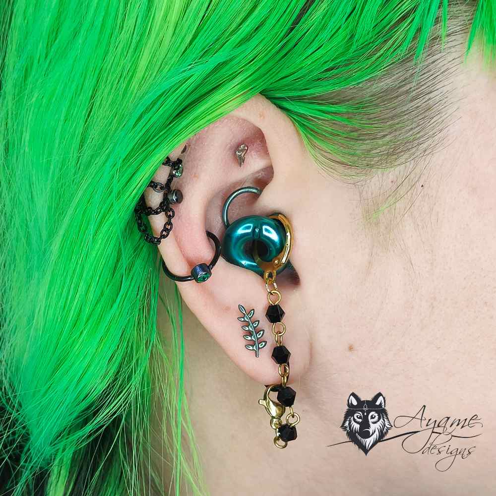 Ayame Designs - Detachable Beaded Stainless Steel Loop Earplug Earring Chains Oorbelhanger - Goudkleurig